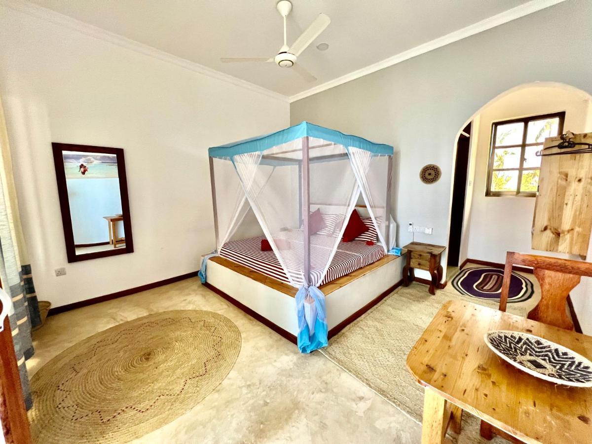 Chikachika Beach B&B Нунгві Екстер'єр фото
