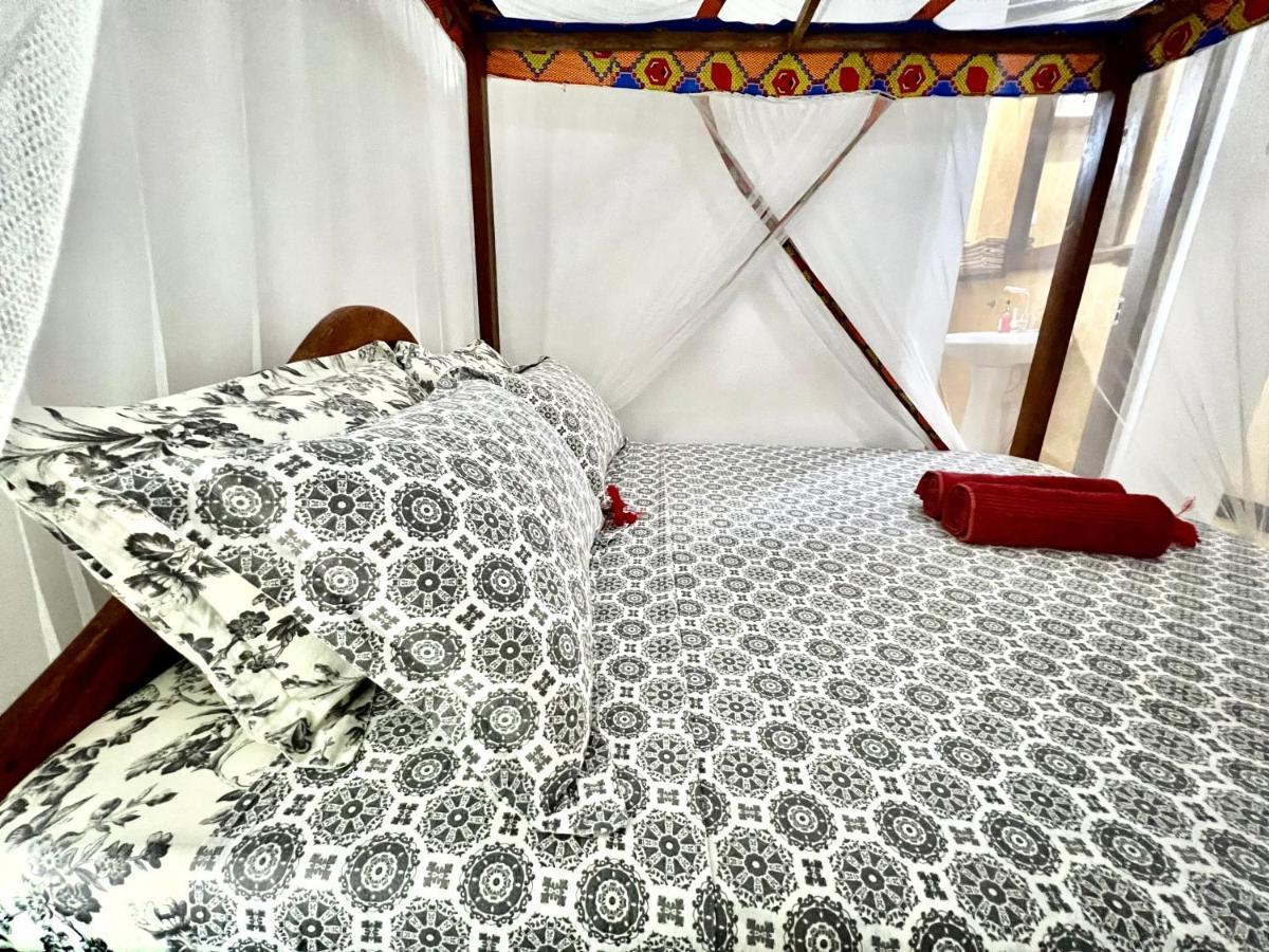 Chikachika Beach B&B Нунгві Екстер'єр фото